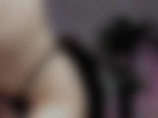 emma7 MILF webcam performer live streaming