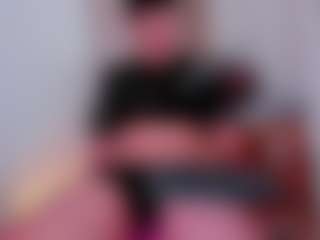 Live cam show with isabellamout - Muscular on AdultVida.com