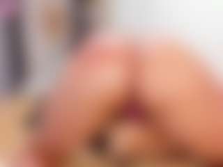 Live cam show with scarlettmore - Mature on Camsoda