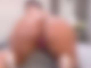 Live cam show with scarlettmore - Sexwebcam Mature on Camming Site