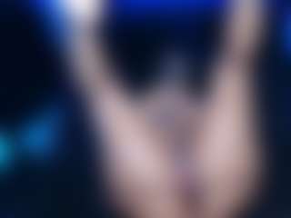 Live cam show with Christina Luvv - Small Ass on Fit Hotties
