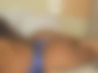 Live cam show with KyleFoxx - Gagging on Camming Site