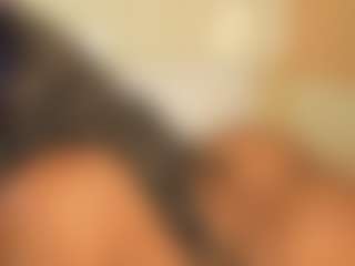 Live cam show with KyleFoxx - Living Room on boobsie.com