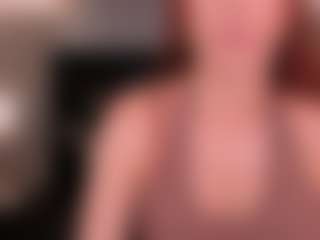Live cam show with Mia Farrell - Average on Camsoda