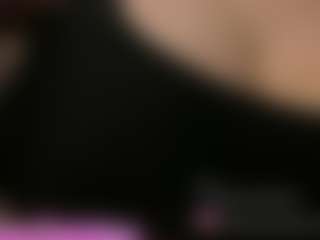 Live cam show with Ayana Delatorre - Thick on Stripli.com