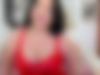 Live cam show with Kate - Public MILF on Hubzter Live