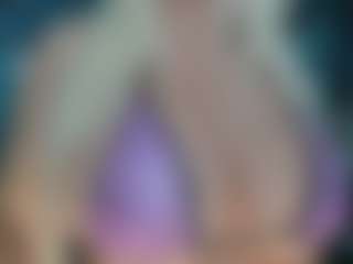 adrianna777's Live Sex Cam Show