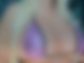 adrianna777's Live Sex Cam Show