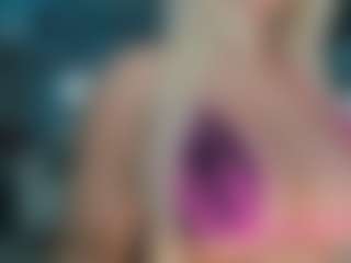 adrianna777's Live Sex Cam Show