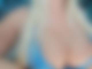 adrianna777's Live Sex Cam Show