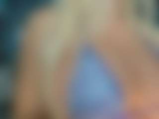 adrianna777's Live Sex Cam Show