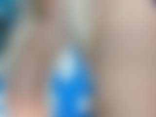 adrianna777's Live Sex Cam Show