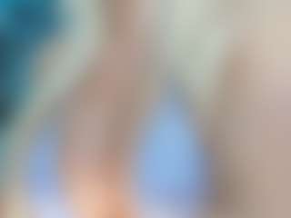 adrianna777's Live Sex Cam Show