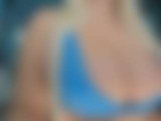 adrianna777's Live Sex Cam Show