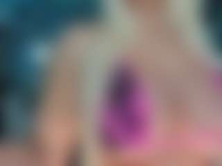 adrianna777's Live Sex Cam Show