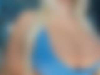 adrianna777's Live Sex Cam Show