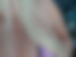 adrianna777's Live Sex Cam Show
