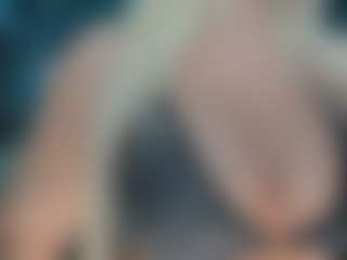 adrianna777's Live Sex Cam Show