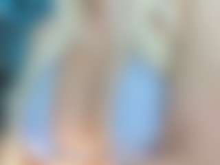 adrianna777's Live Sex Cam Show