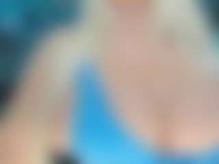 adrianna777's Live Sex Cam Show