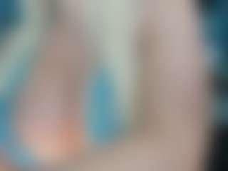 adrianna777's Live Sex Cam Show