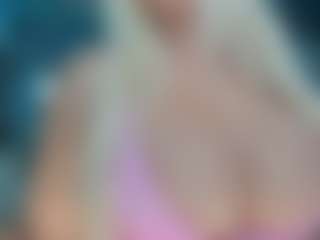adrianna777's Live Sex Cam Show