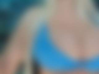 adrianna777's Live Sex Cam Show