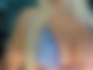 adrianna777's Live Sex Cam Show