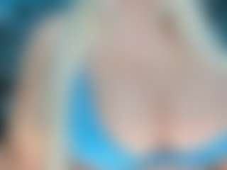 adrianna777's Live Sex Cam Show