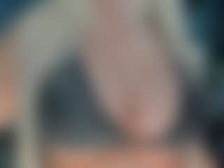 adrianna777's Live Sex Cam Show