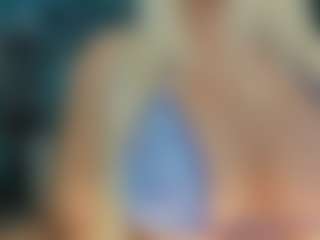 adrianna777's Live Sex Cam Show