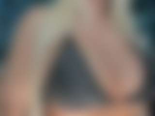 adrianna777's Live Sex Cam Show