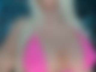 adrianna777's Live Sex Cam Show