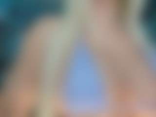 adrianna777's Live Sex Cam Show