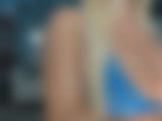 adrianna777's Live Sex Cam Show