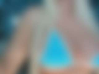 adrianna777's Live Sex Cam Show