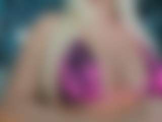 adrianna777's Live Sex Cam Show