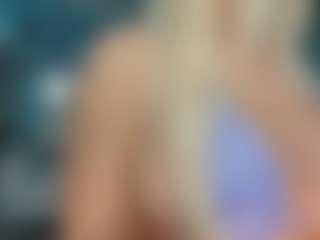 adrianna777's Live Sex Cam Show