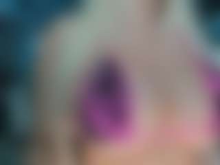 adrianna777's Live Sex Cam Show