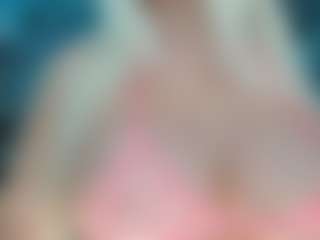 adrianna777's Live Sex Cam Show