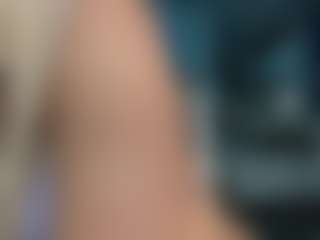 adrianna777's Live Sex Cam Show