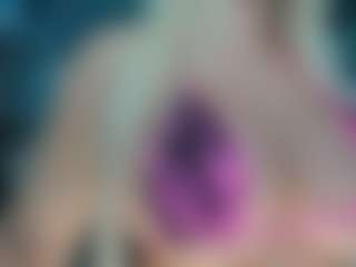 adrianna777's Live Sex Cam Show
