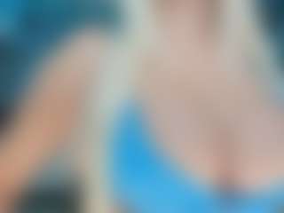 adrianna777's Live Sex Cam Show