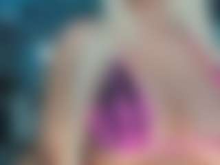 adrianna777's Live Sex Cam Show