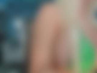 adrianna777's Live Sex Cam Show