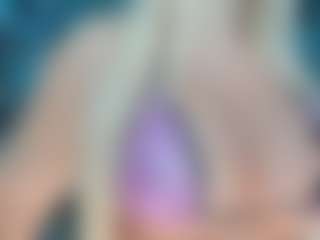 adrianna777's Live Sex Cam Show