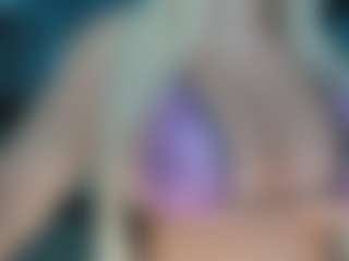 adrianna777's Live Sex Cam Show