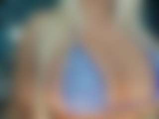 adrianna777's Live Sex Cam Show