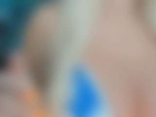 adrianna777's Live Sex Cam Show