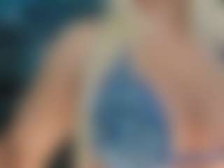 adrianna777's Live Sex Cam Show